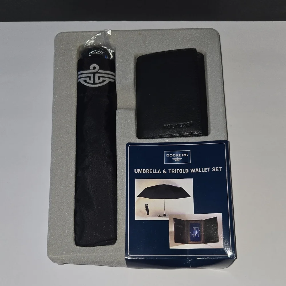 Dockers Black Umbrella and Tri-Fold Black Leather Wallet Set - NEW